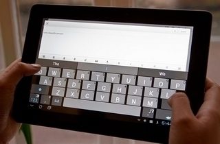 SwiftKey 3 Tablet In Hand