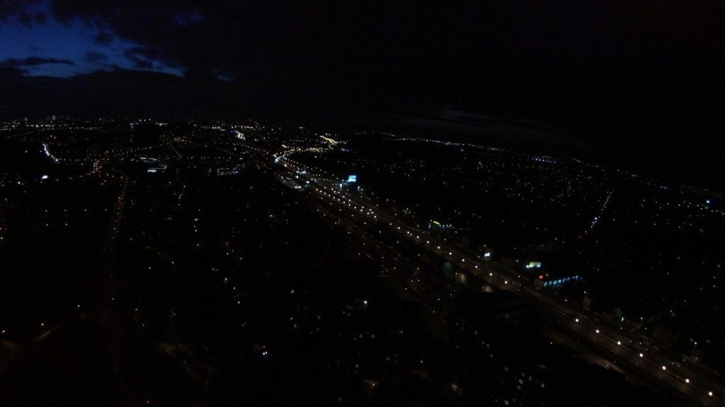 dji phantom vision 2 foto z kokpitu v noci a z vysky