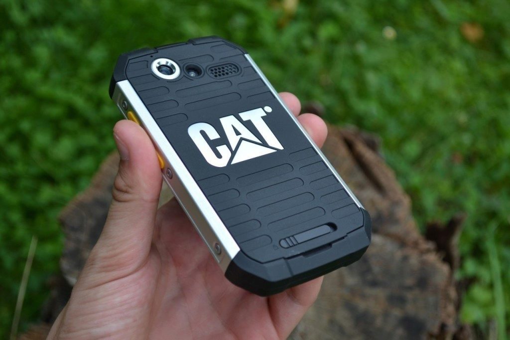cat b15q zadni strana 2