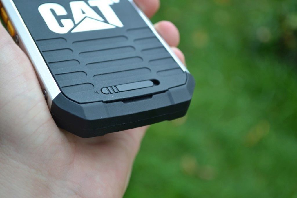 cat b15q zadni strana 5