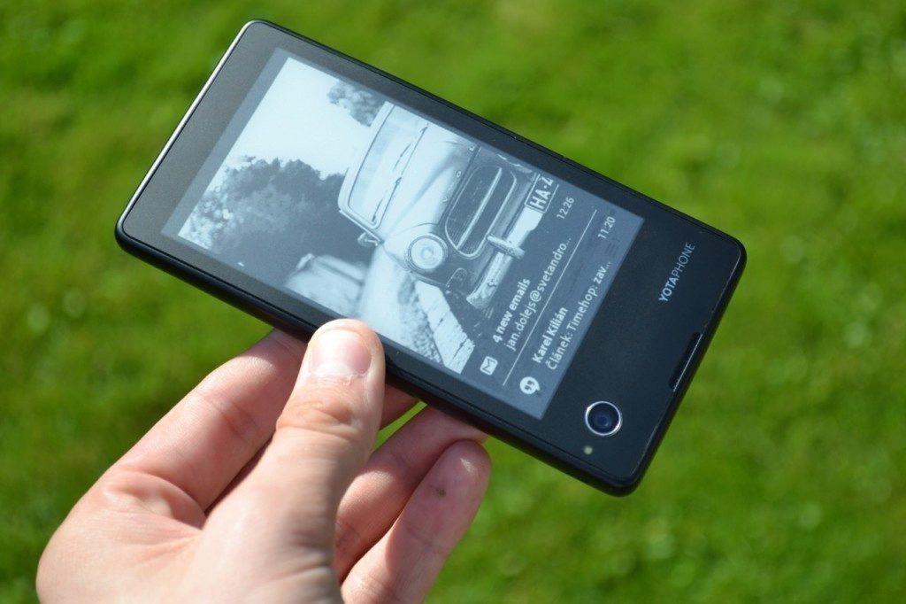 yotaphone c9660 zadni strana 9