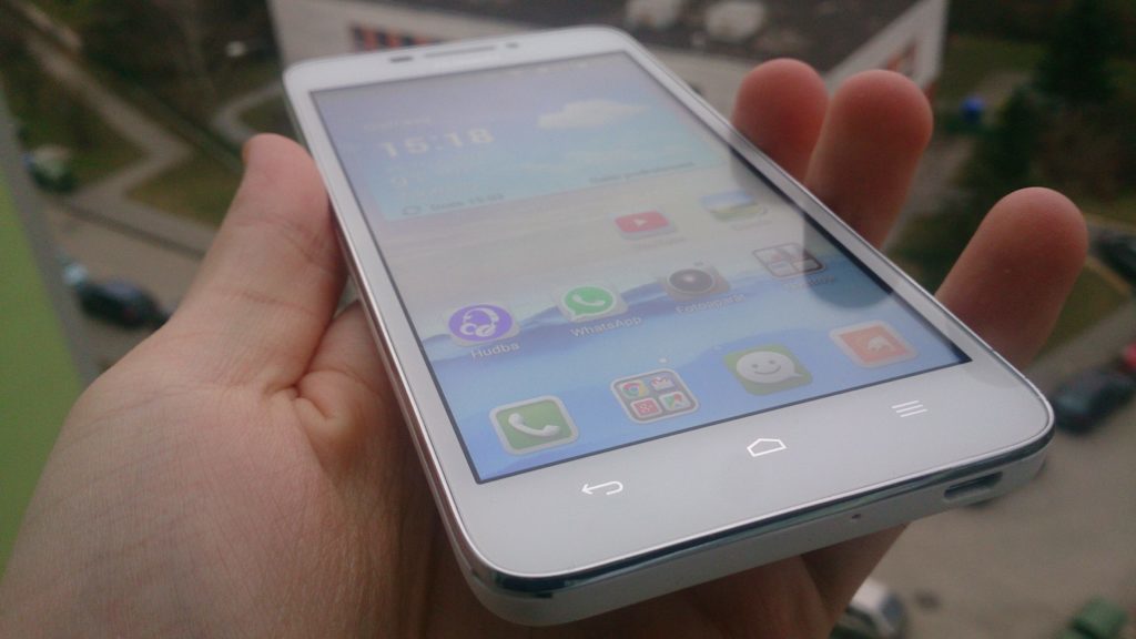 Huawei G630 přední strana telefonu 2
