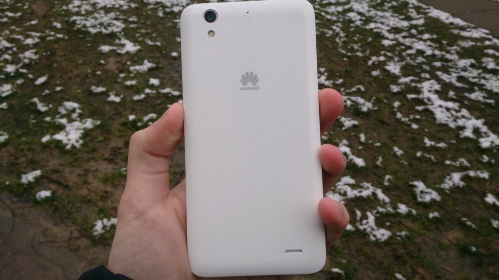 Huawei G630 záda telefonu1