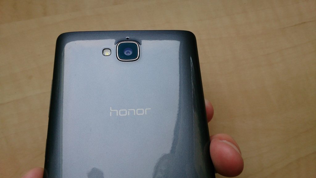honor 3c zadní strana telefonu