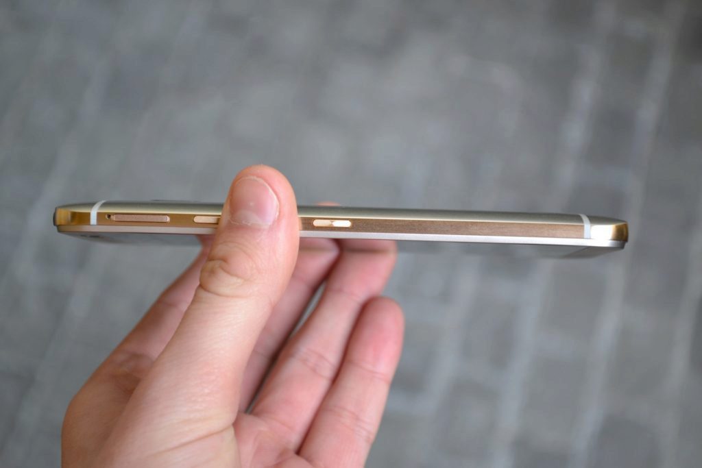 HTC One M9 konstrukce 8
