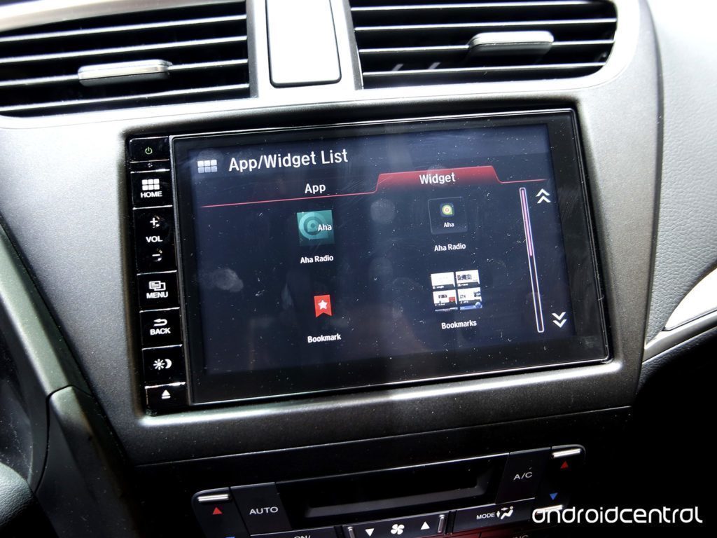 Android v Hondě Civic 2015