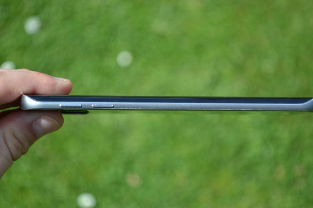 Samsung Galaxy S6 Edge konstrukce 14