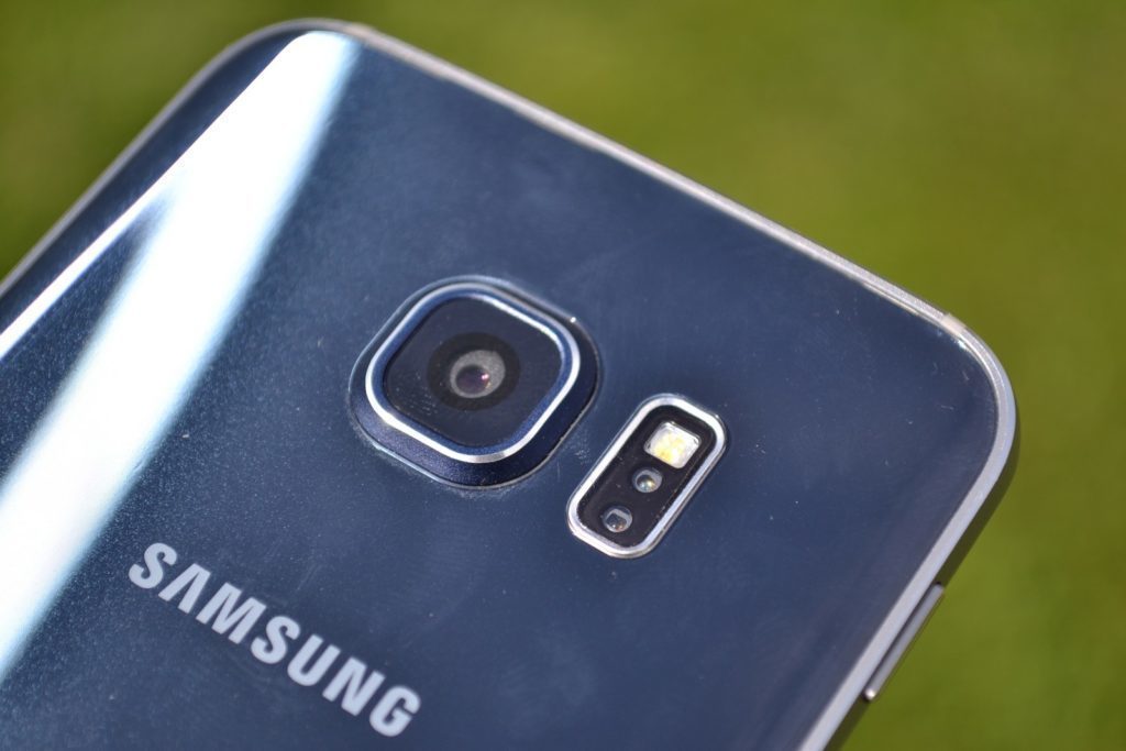 Samsung Galaxy S6 Edge konstrukce 24