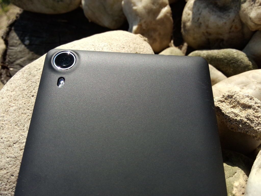 Leagoo Elite 2 fotoaparát a LED blesk