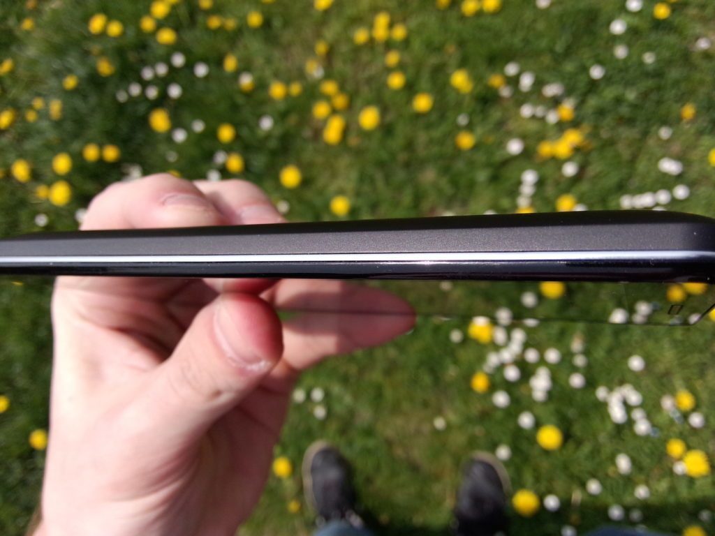 Lenovo A5000 levý rám telefonu