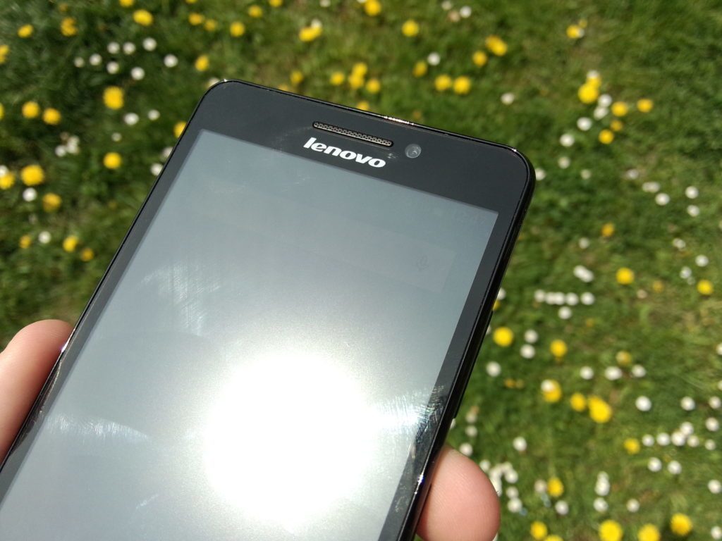 Lenovo A5000 reproduktor pro volání přední fotoaparát senzory