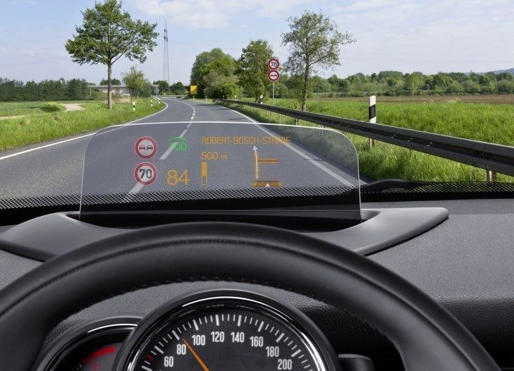 Head-up Display Bosch ve vozech BMW
