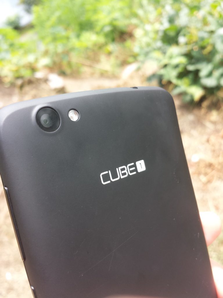 CUBE1 S700 Fotoaparát a přisvětlovací dioda e1437842810872