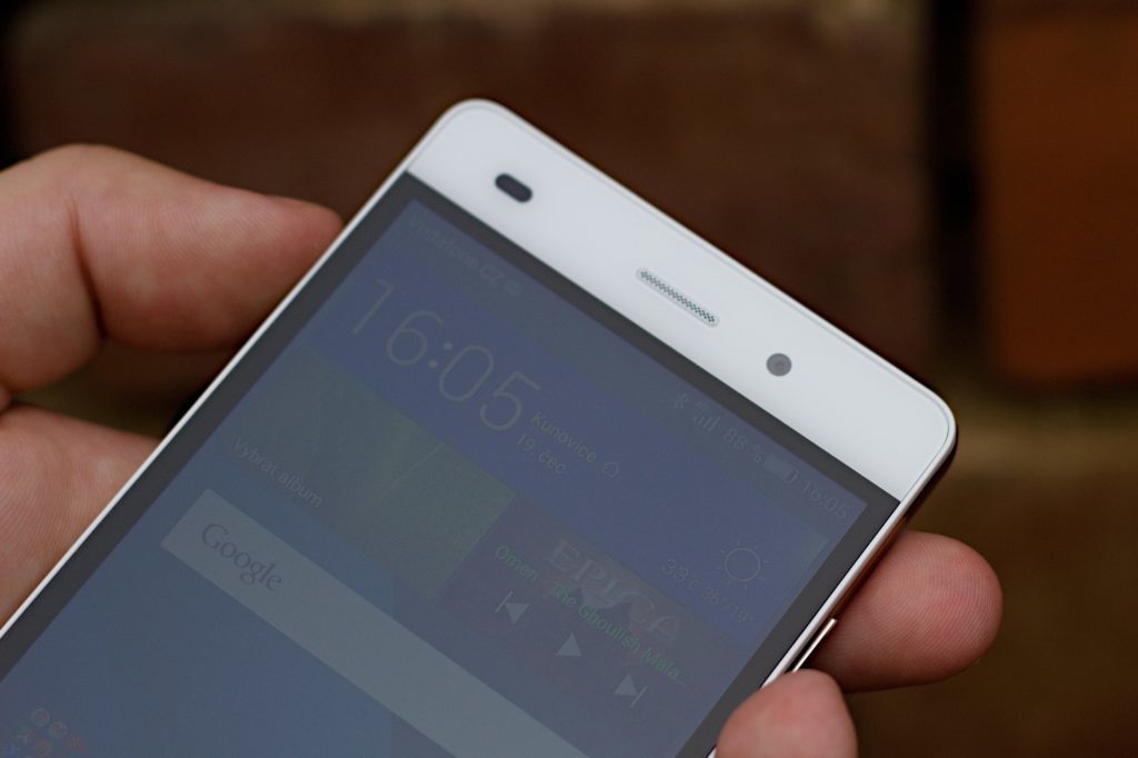 Huawei P8 Lite telefonní repro