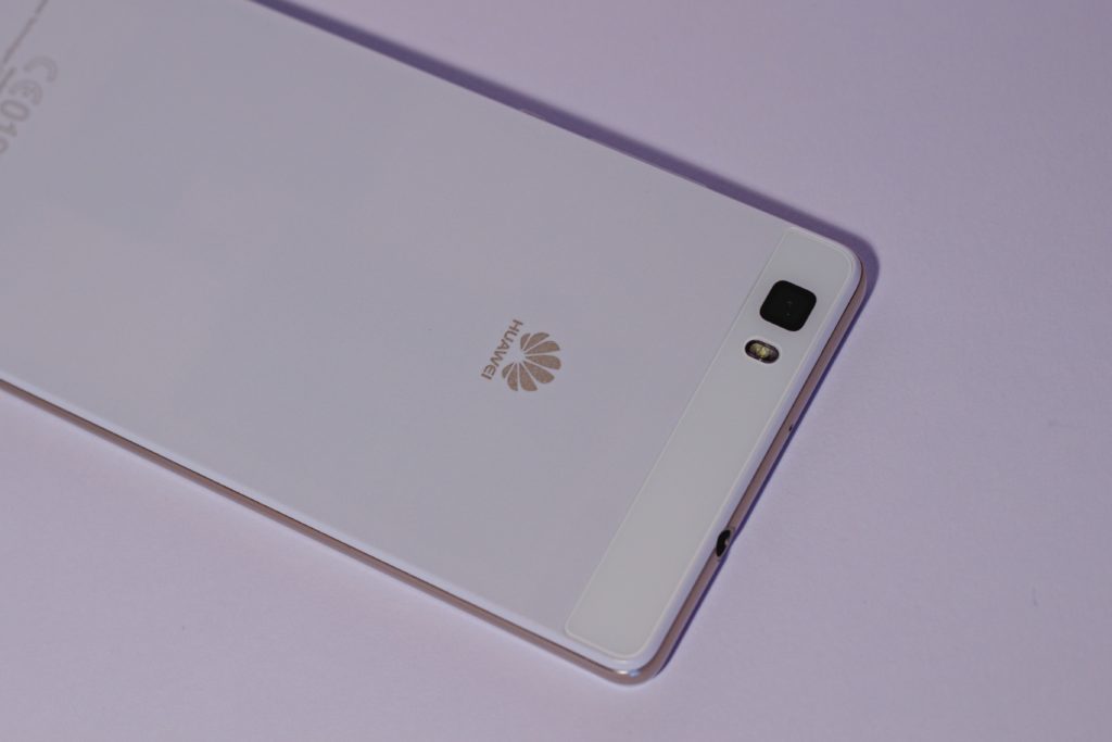 Huawei P8 Lite záda fotoaparát