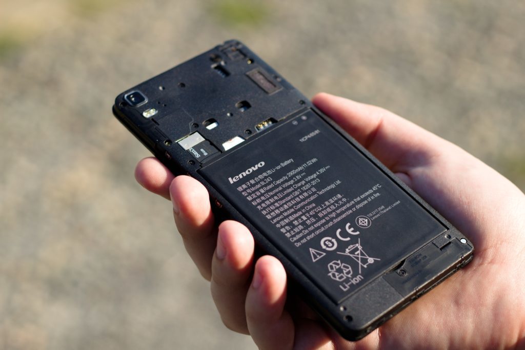 Lenovo A7000 sejmutý kryt