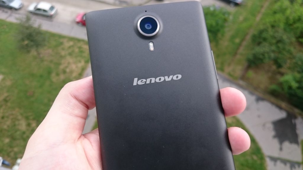 Lenovo P90 zadní fotoaparát a LED blesk