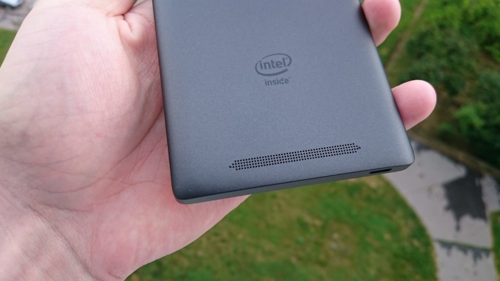 Lenovo P90 zadní reproduktor