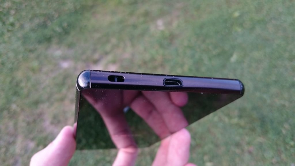 Sony Xperia Z3 microUSB konektor