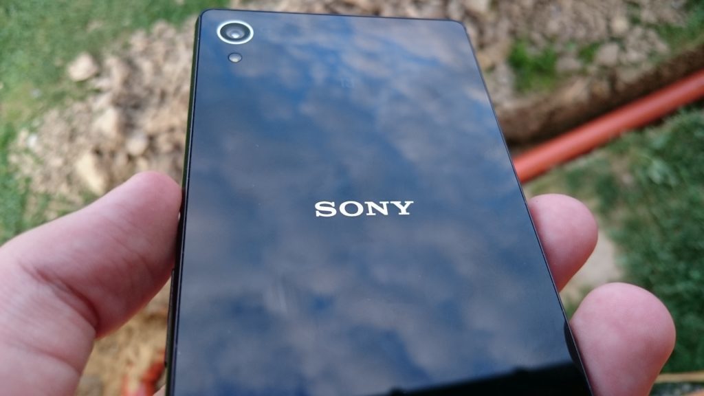 Sony Xperia Z3 skleněná záda