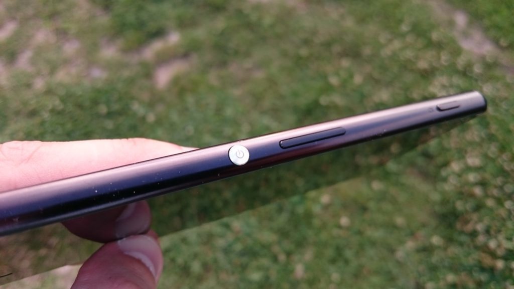 Sony Xperia Z3 vypínací tlačítko kolébka hlasitosti hw spoušť fotoaparátu
