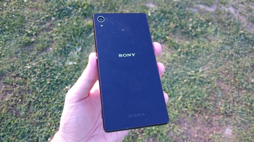 Sony Xperia Z3 záda telefonu1
