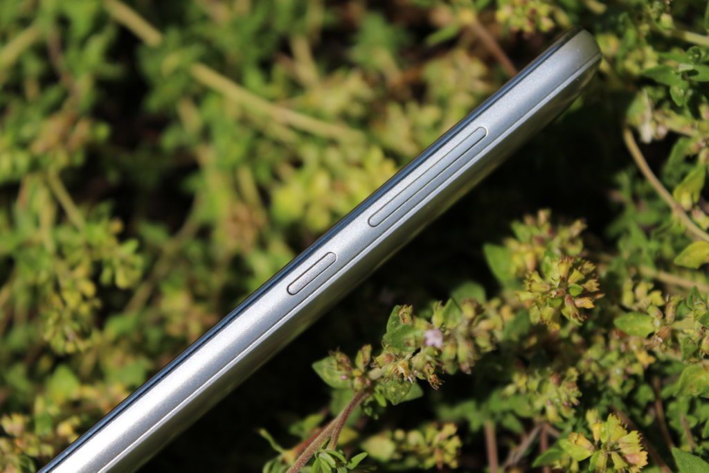 Vodafone Smart Prime 6 bok