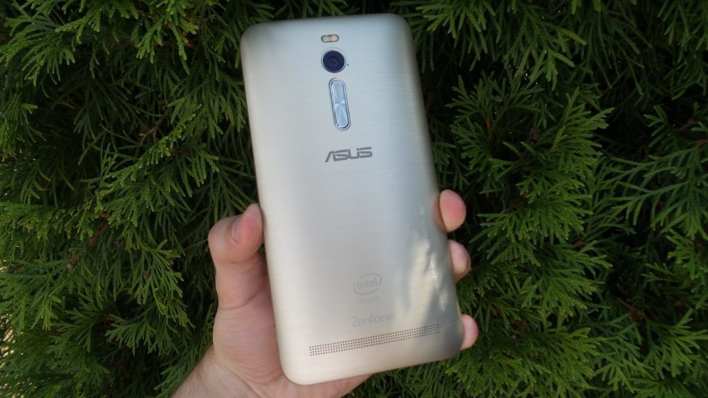 Asus Zenfone 2 zadní strana1