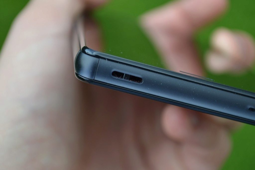 sony xperia z3 compact poutko na snurku na krk 5