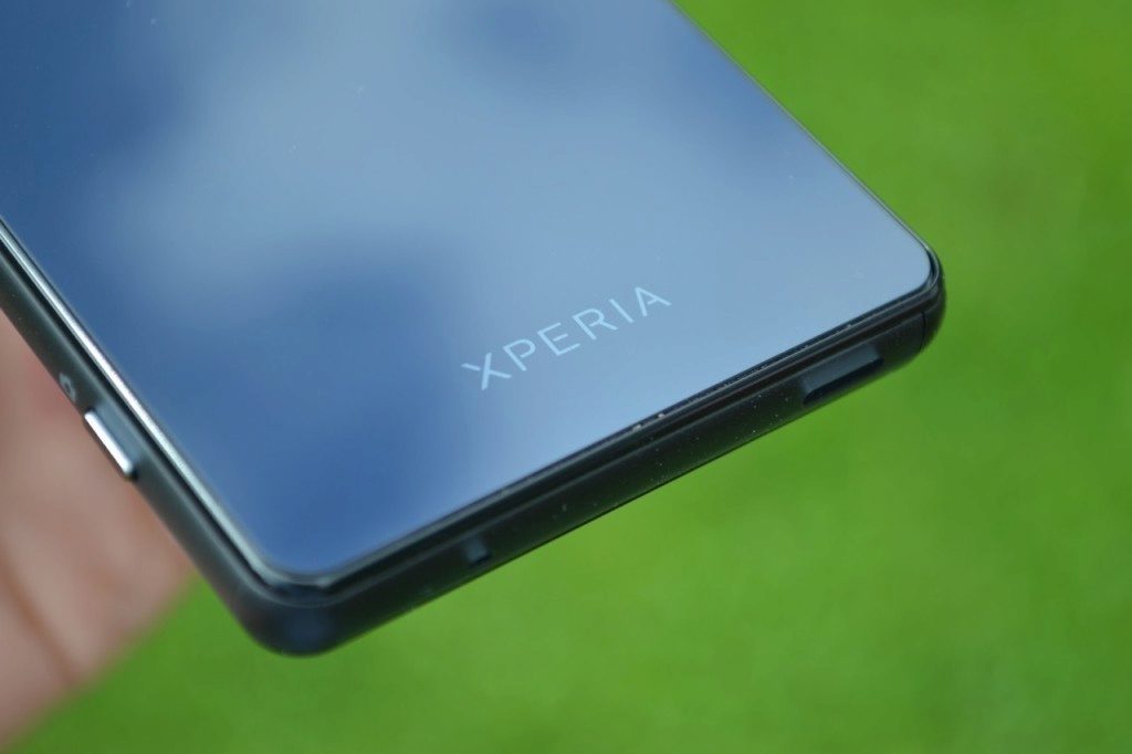 sony xperia z3 compact zadni strana telefonu 1