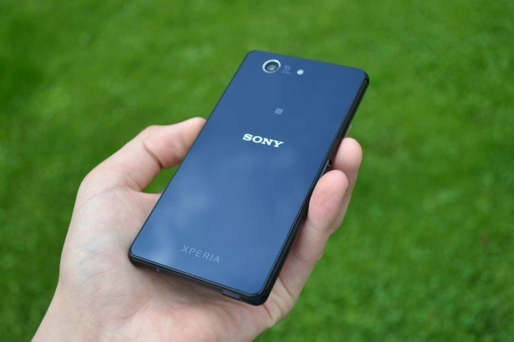 sony xperia z3 compact zadni strana telefonu 3