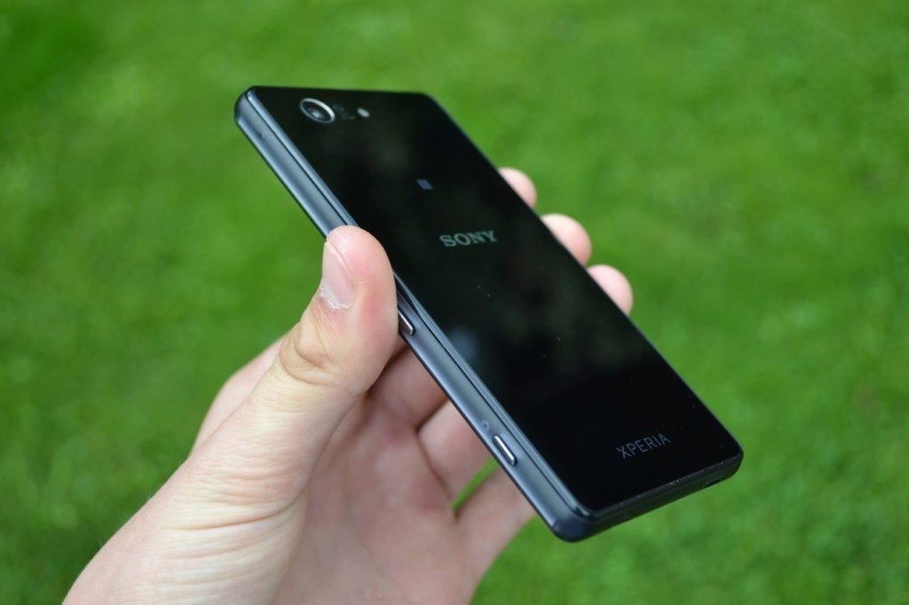sony xperia z3 compact zadni strana telefonu 5