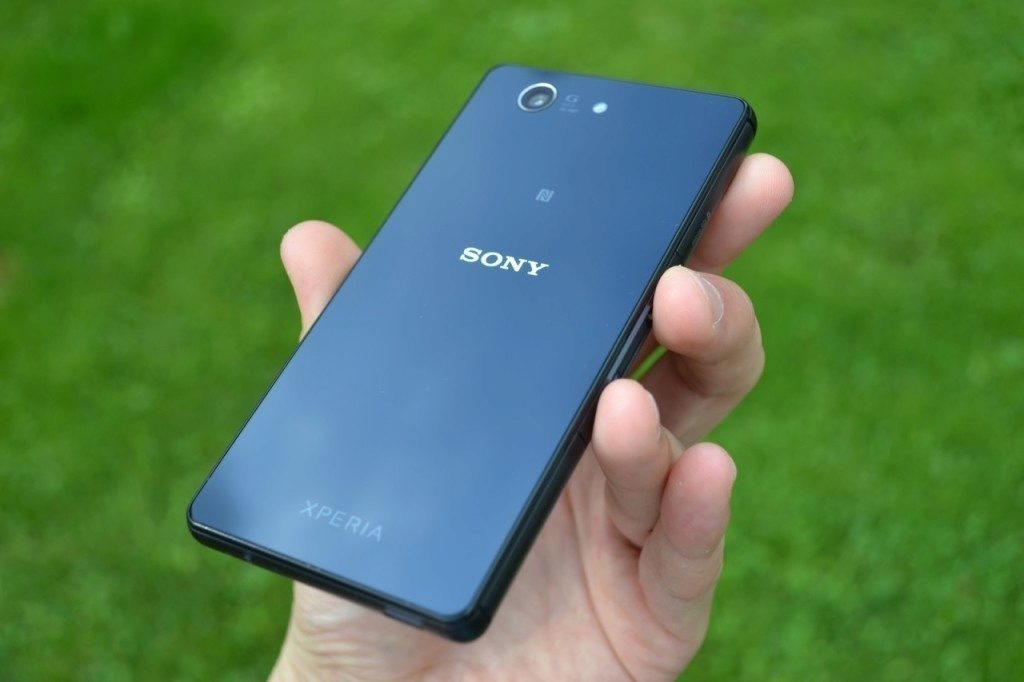 sony xperia z3 compact zadni strana telefonu 6