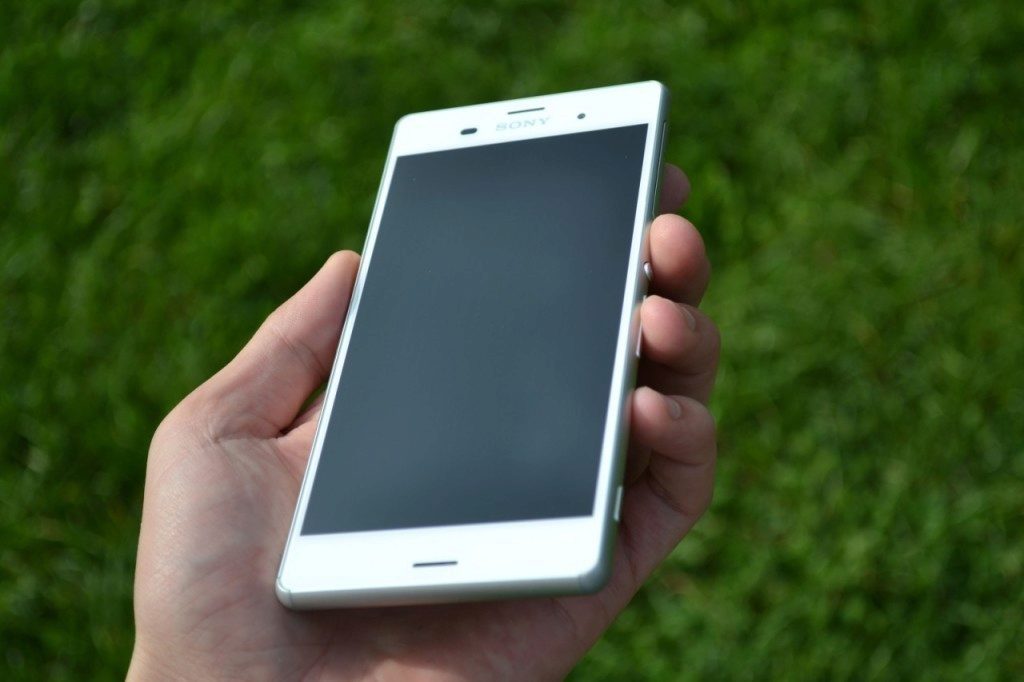 sony xperia z3 predni strana telefonu 1