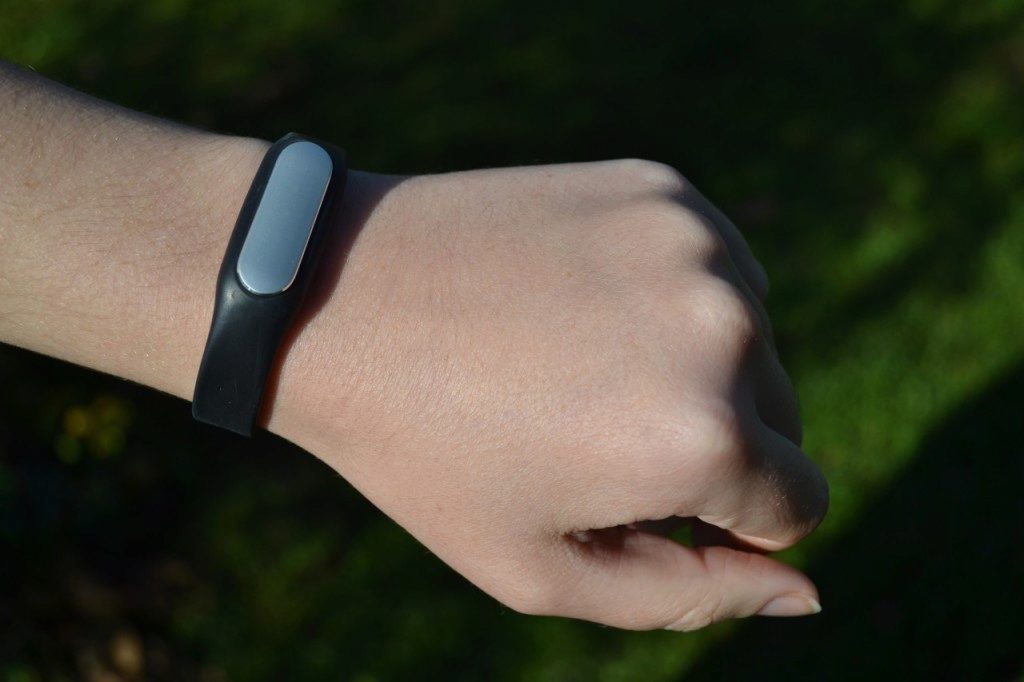 xiaomi miband nasazeny na ruce 5