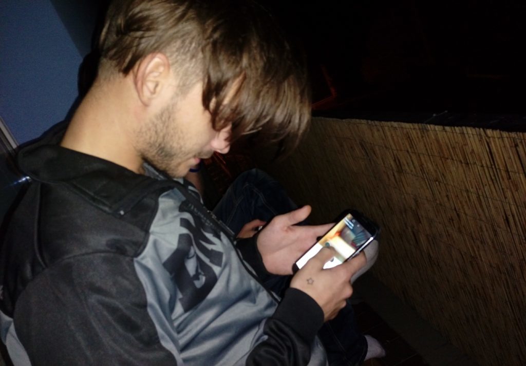HTC One E9 fotka v noci