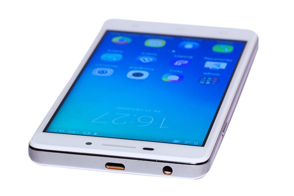 Lenovo Vibe P1m vrchní strana