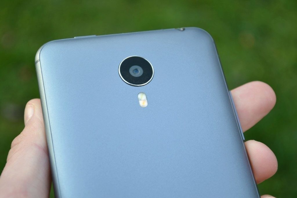 Meizu MX4 objektiv zadní kamery 2