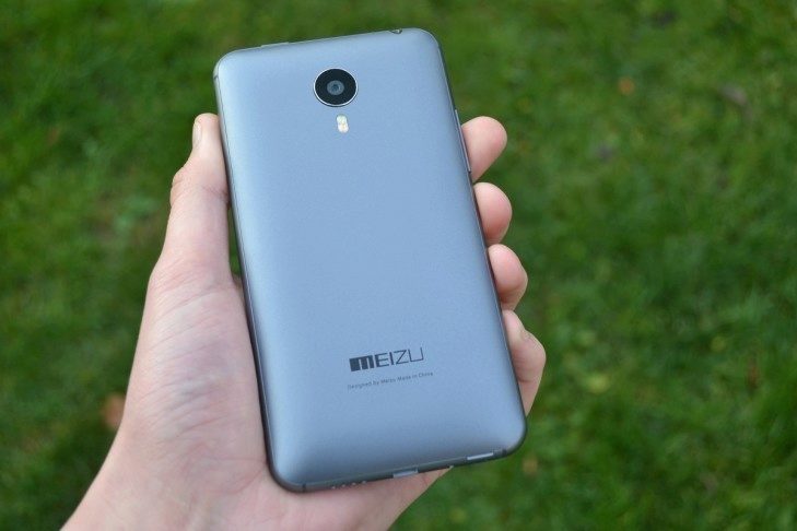 Meizu MX4 -  zadní strana telefonu (1)