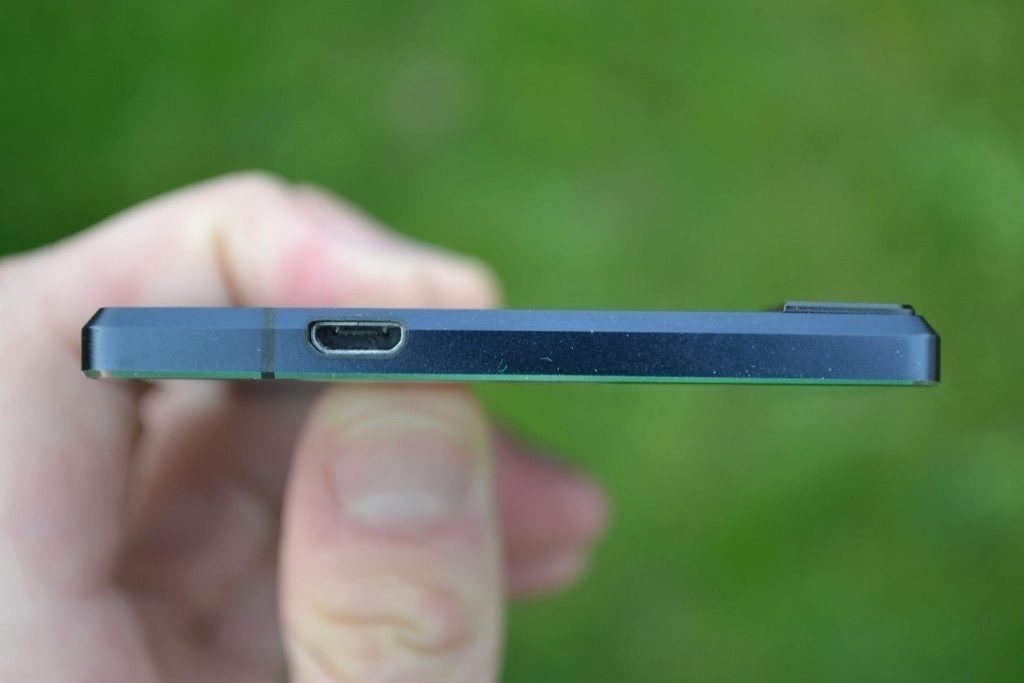 Prestigio Grace micro USB konektor