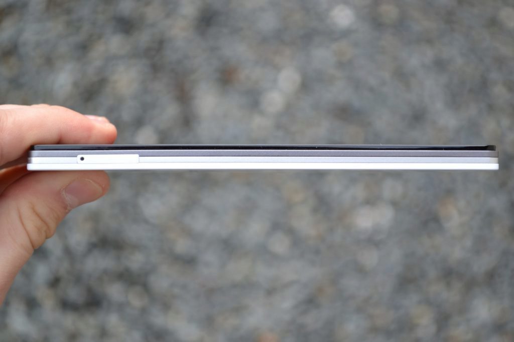 Lenovo Vibe X2 levá strana telefonu