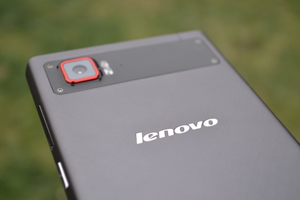 Lenovo Vibe Z2 Pro objektiv zadního fotoaparátu1