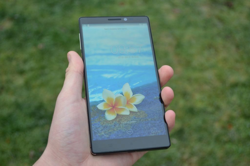 Lenovo Vibe Z2 Pro přední strana telefonu 3