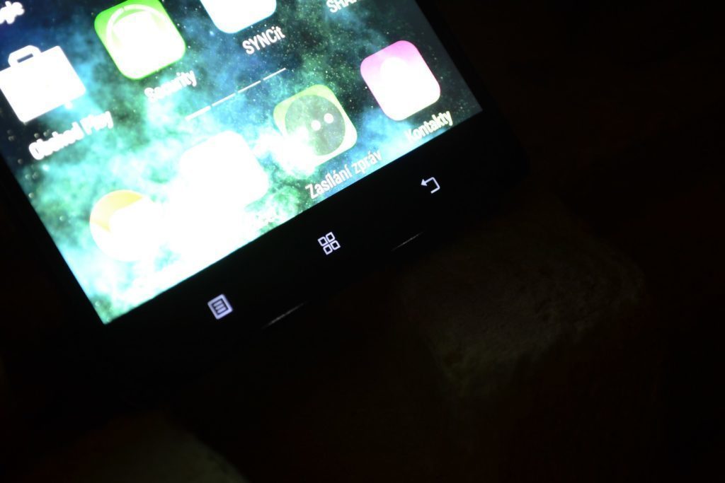 Lenovo Vibe Z2 Pro senzorová tlačítka prosvícení