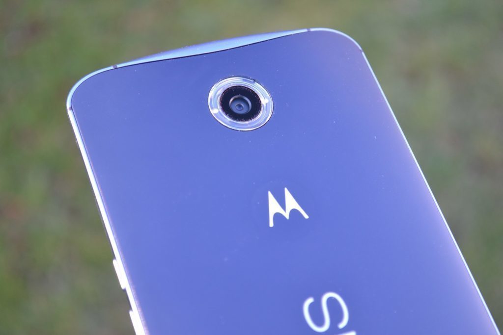 Nexus 6 objektiv zadního fotoaparátu