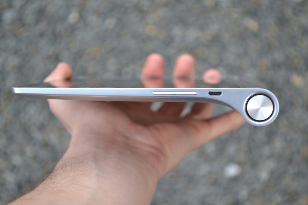 Lenovo Yoga 2 8 levá strana 1
