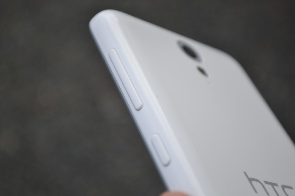HTC Desire 620 ovládací tlačítka