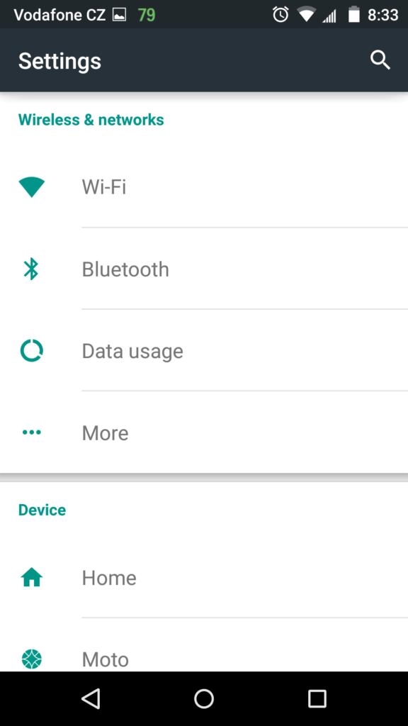 Motorola Moto X 2014 prostředí systému Android 5 6