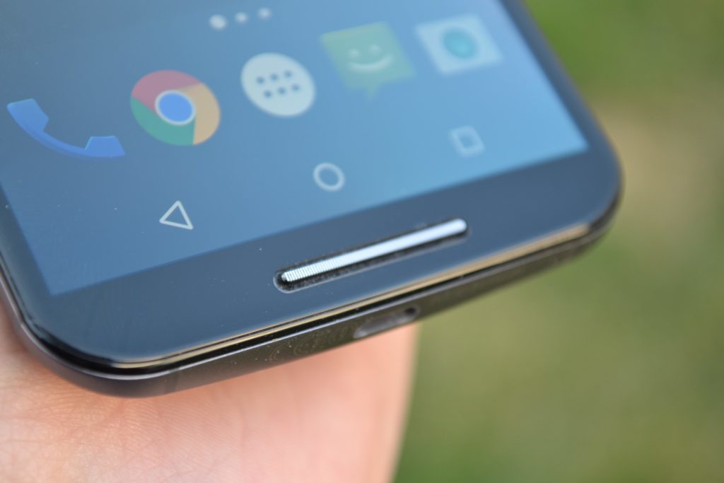 Motorola Moto X 2014 spodní reproduktor
