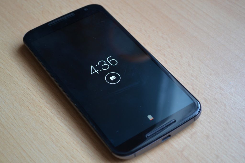 Motorola Moto X 2016 aktivní notifikace